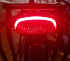 Bieg -Bieg Fuxon Ruecklicht R 232 Flatline Nabendynamo 50mm fuer Gepaecktraeger 070 50190b