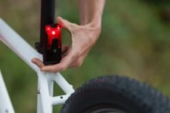 MonkeyLink ML-Light Recharge 30 Lux Set Mit USB-Anschluss 16 MonkeyLink ML-Light Recharge 30 Lux Set Mit USB-Anschluss -Bieg Rear Entnahme 1